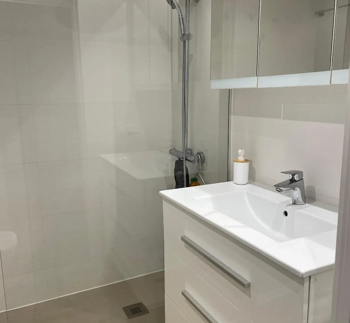 Appartement Lujoso Piso Enfrente De Playa De Fenals, 2 Terrazas à Lloret de Mar